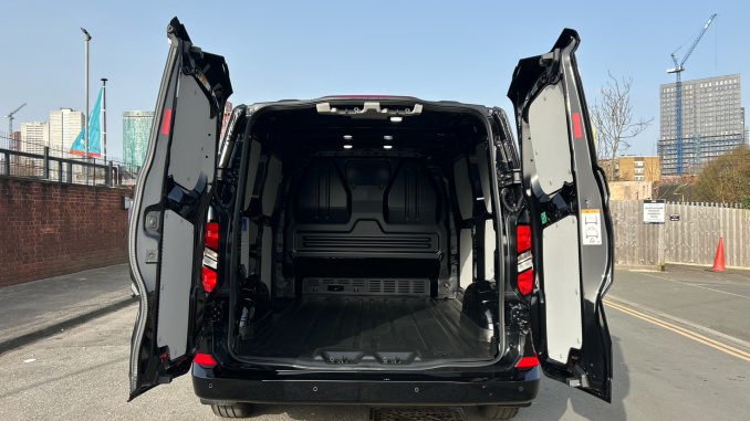 Ford Transit Custom 320 L1 Diesel Fwd 2.0 EcoBlue 136ps H1 Van Limited - Image 3